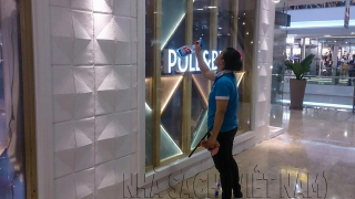 Dịch vụ lau kính chuyên nghiệp, tin tưởng khiến bạn yên tâm nhất