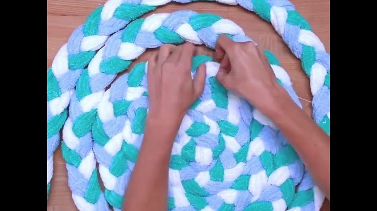 Cách làm thảm chùi chân từ vải vụn đơn giản