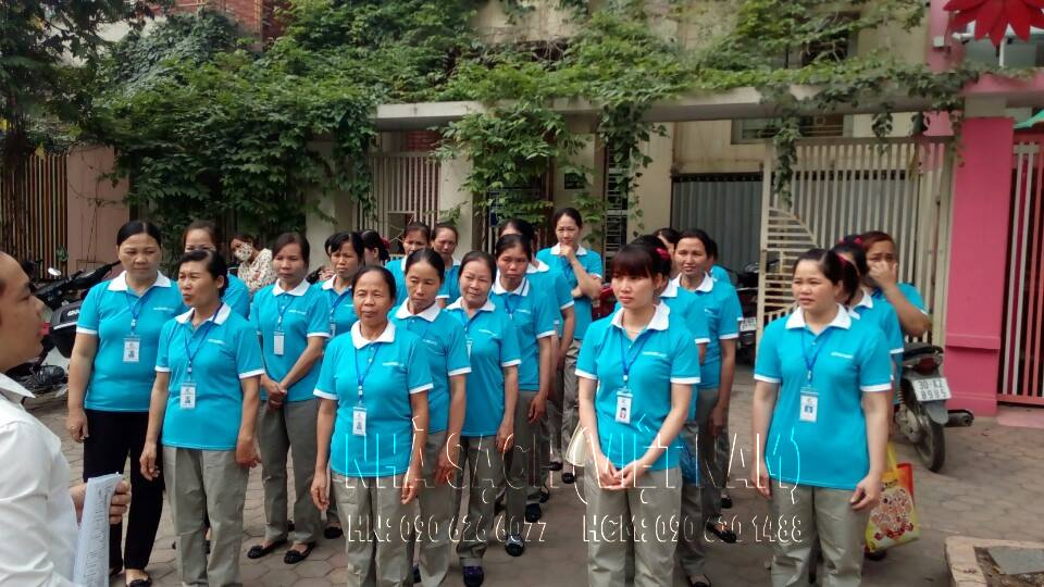 Dịch vụ vệ sinh công nghiệp Đà Nẵng với đội ngũ nhân viên chuyên nghiệp, đông đảo, nhiều kinh nghiệm